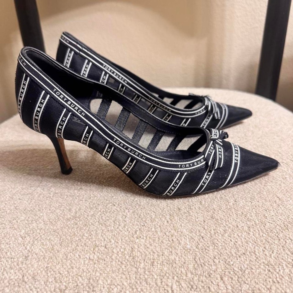 Tory Burch Black Logo Print Mesh Pointed Toe Kitten Heel Pumps Size 6 Bow Accent